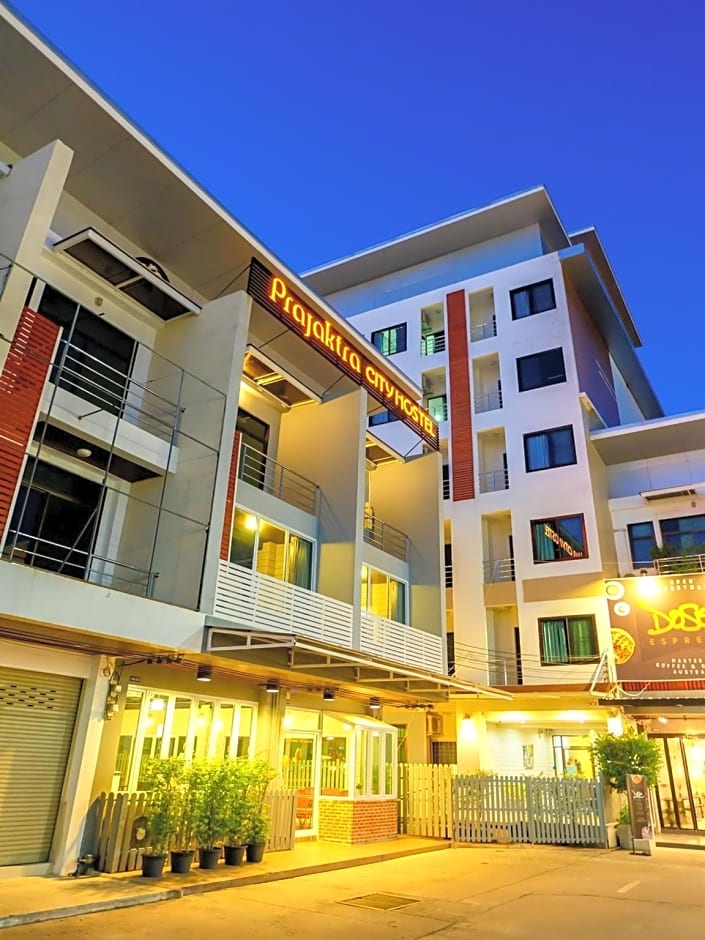 Prajaktra City Hostel