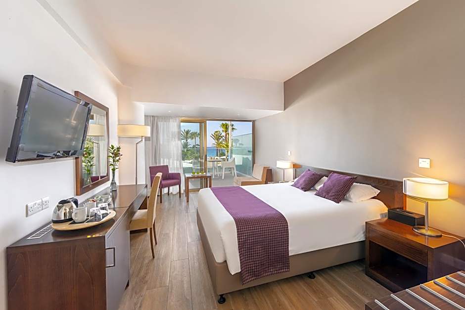 Crystal Springs Beach Hotel