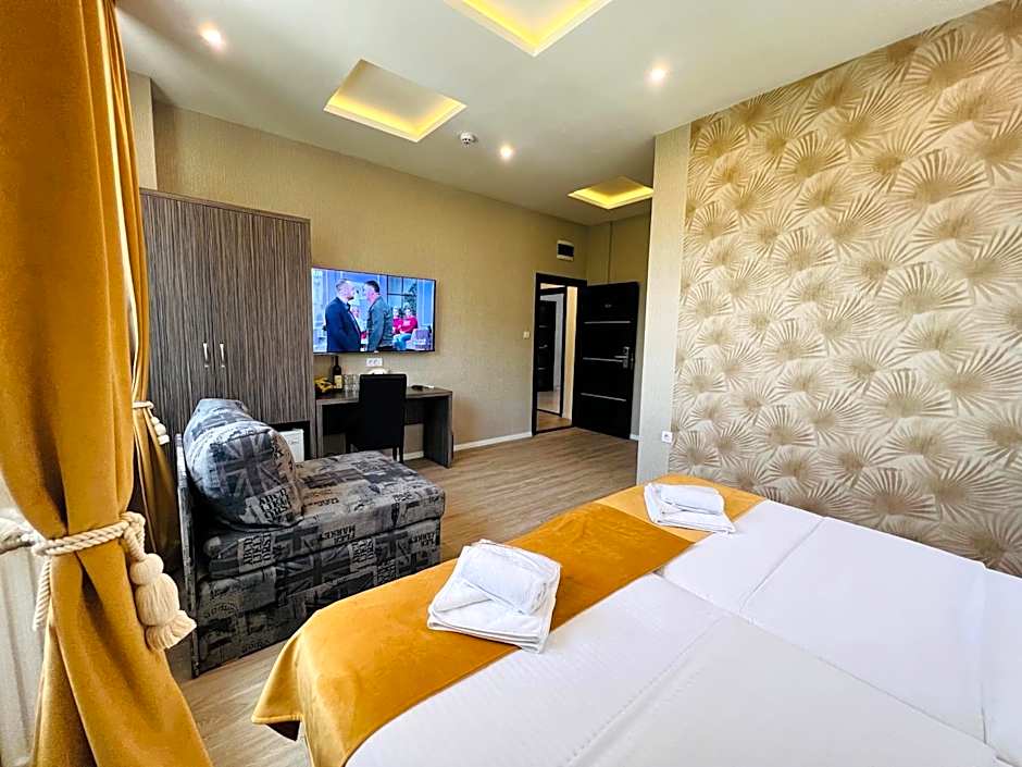 Side One Design Hotel Garni