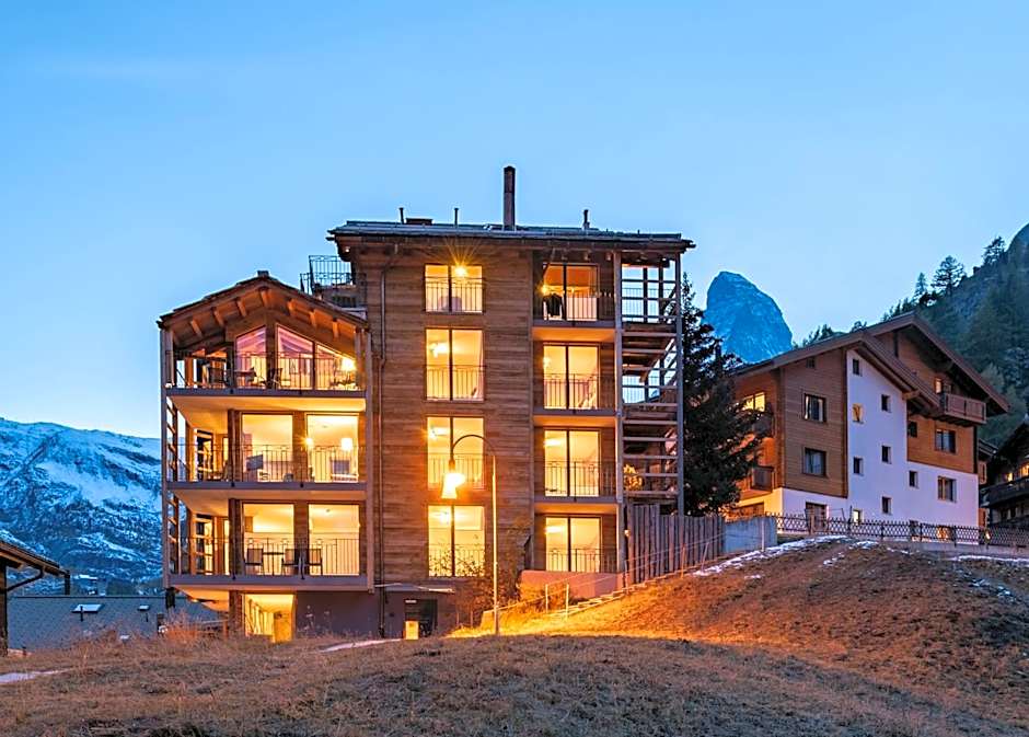 22 Summits Apartments