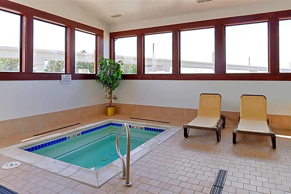 SYLO Hotel Denver Airport, a Ramada by Wyndham
