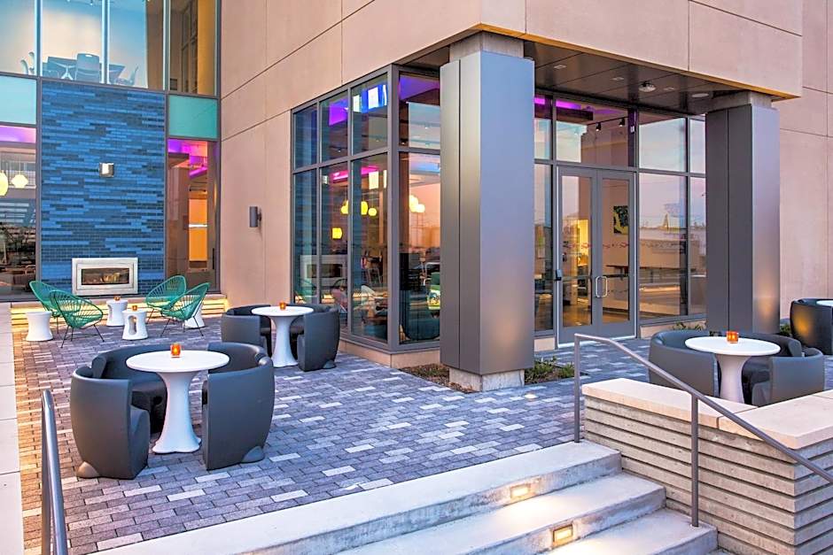 Aloft Boston Seaport District