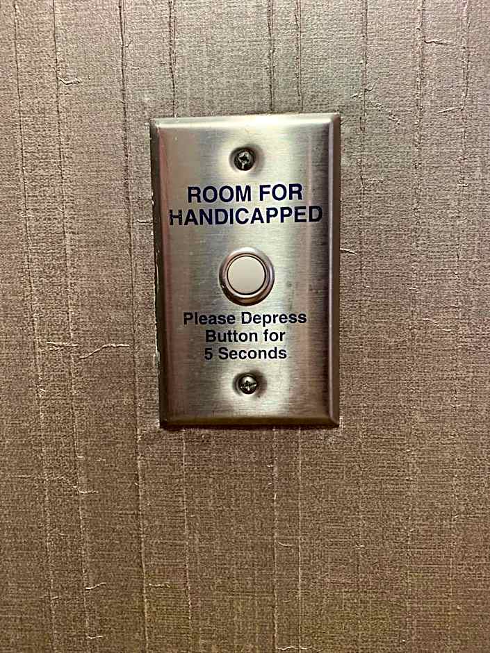 Hampton Inn & Suites Rockville Centre