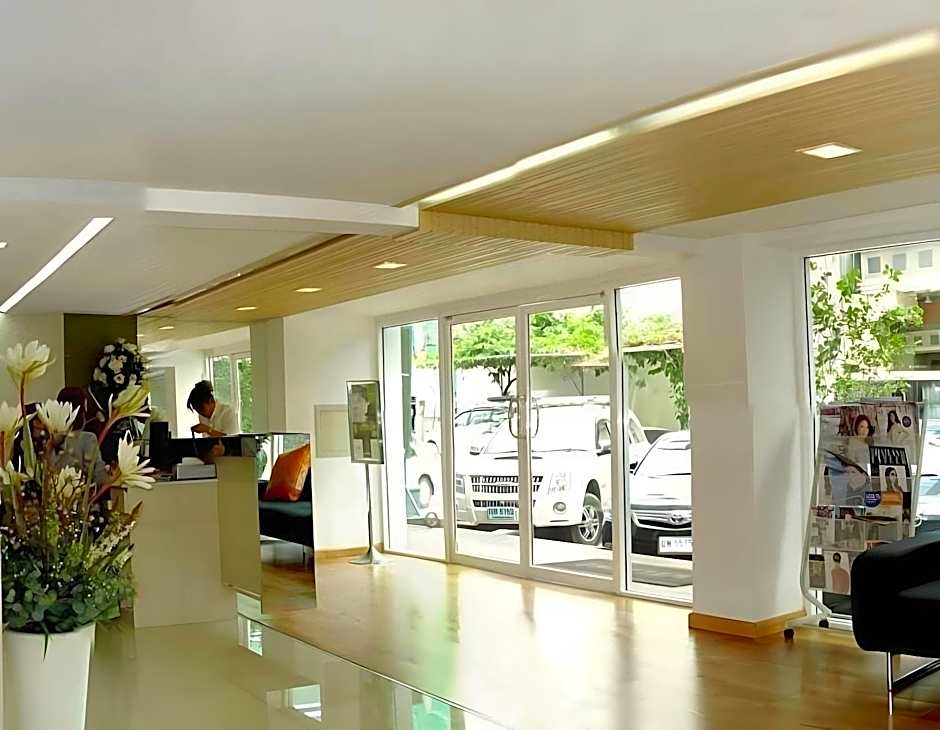 Nantra Sukhumvit 39 Hotel