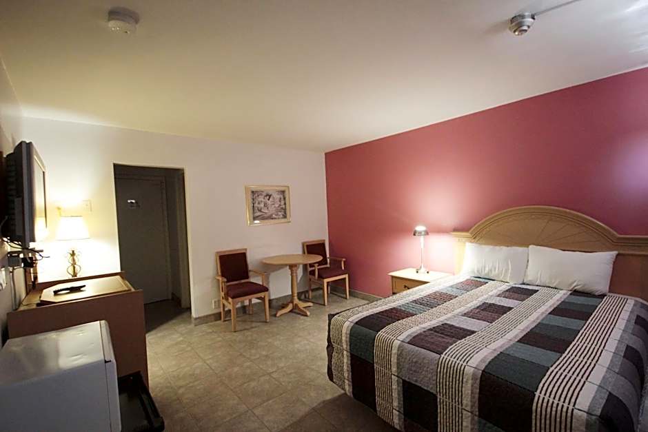 6267 Persepolis Inn