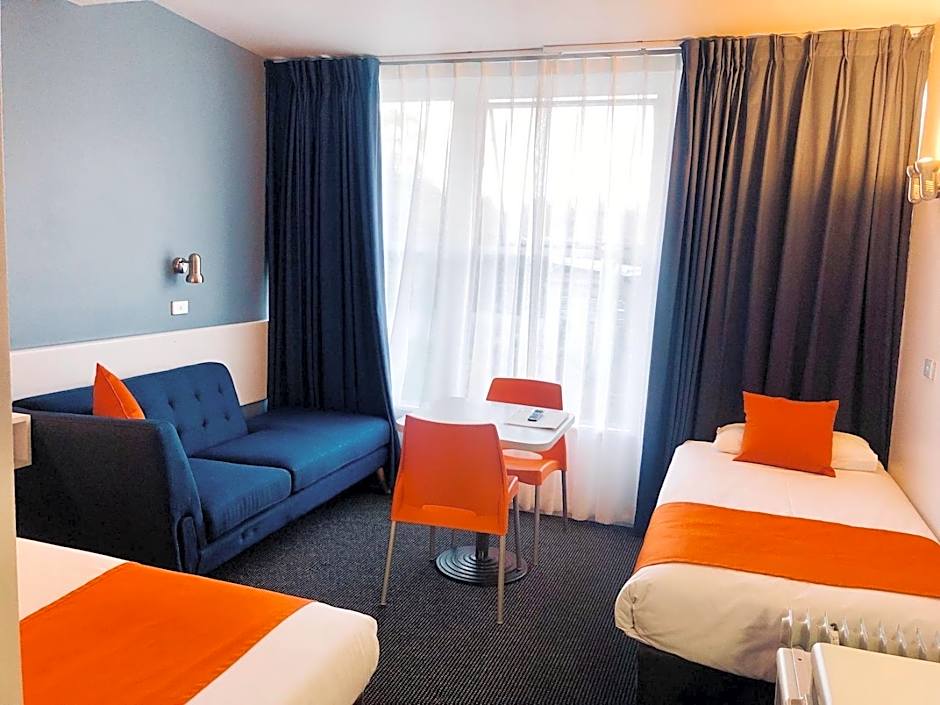 Waterfront Lodge Motel