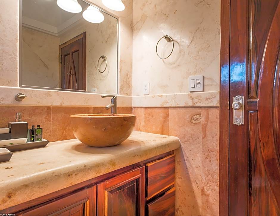 Belizean Cove Estates