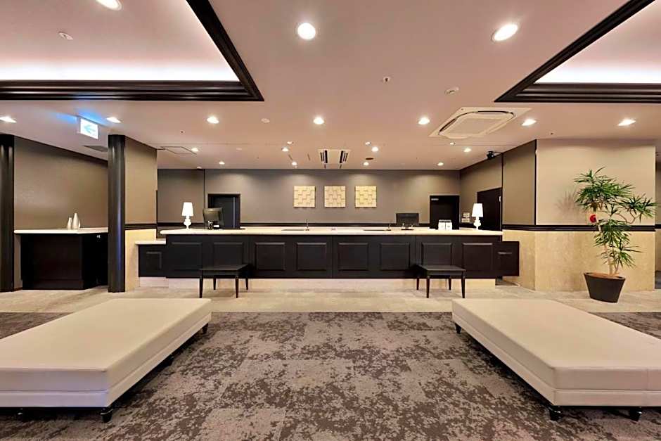 Minamisenri Crystal Hotel