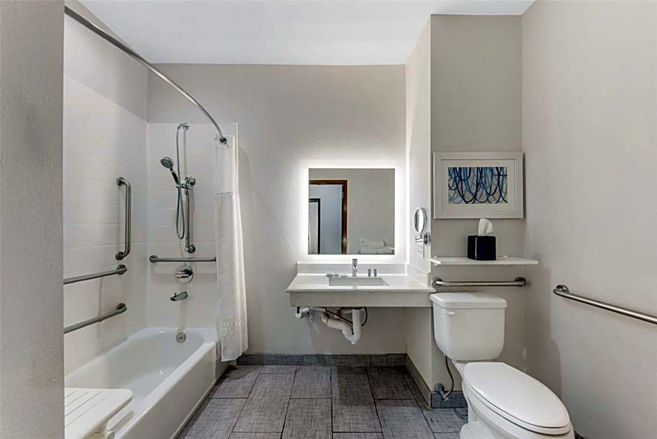 Best Western Green Oaks Inn & Suites