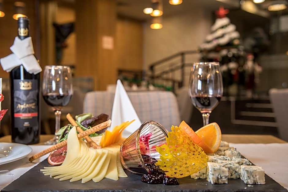 St.George Ski & Holiday