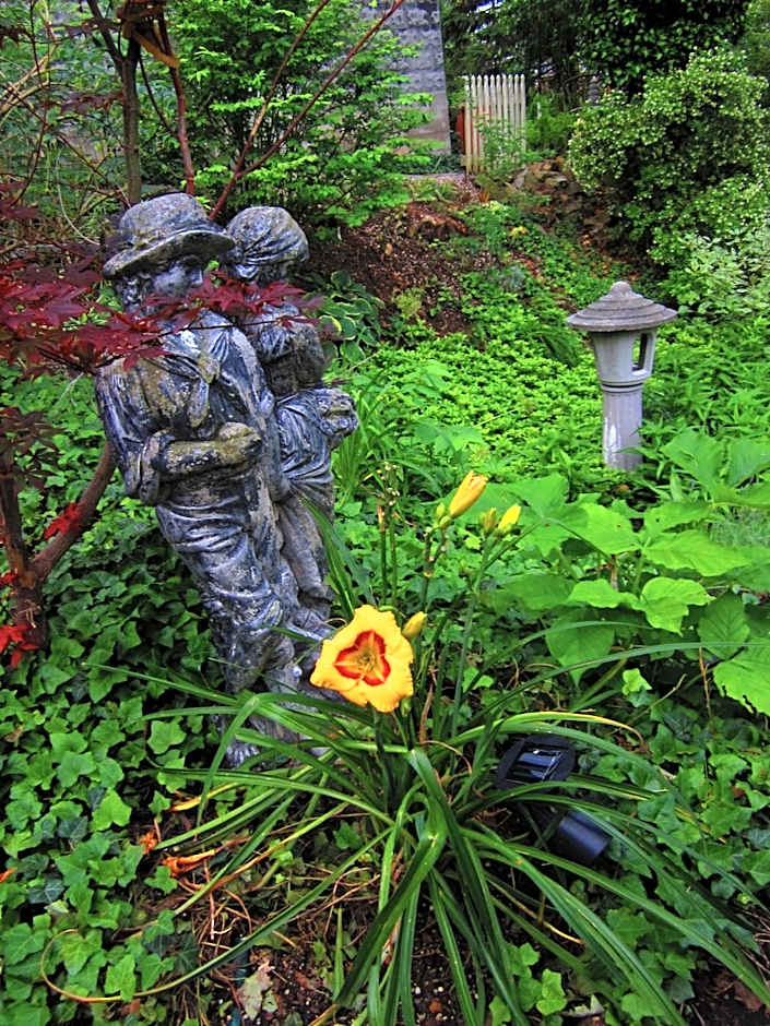 The Queen, A Victorian Bed & Breakfast