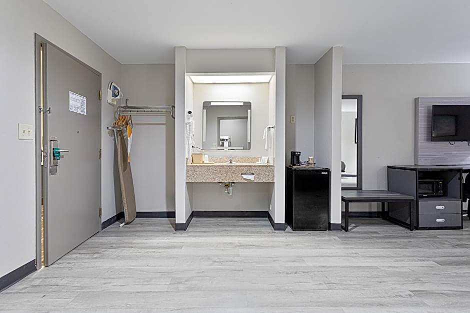 Quality Inn Edmund Pettus Bridge Area