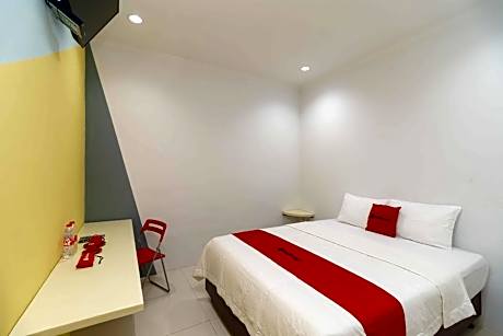 RedDoorz @ Taman Galaxy Bekasi