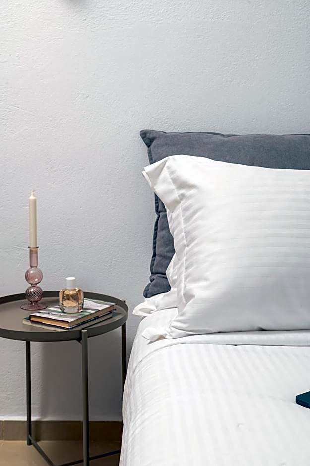 Thelèsi Apartments, 100m from the beach