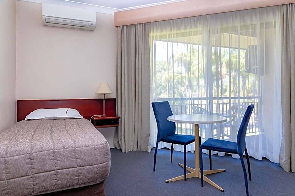 Charbonnier Motor Inn