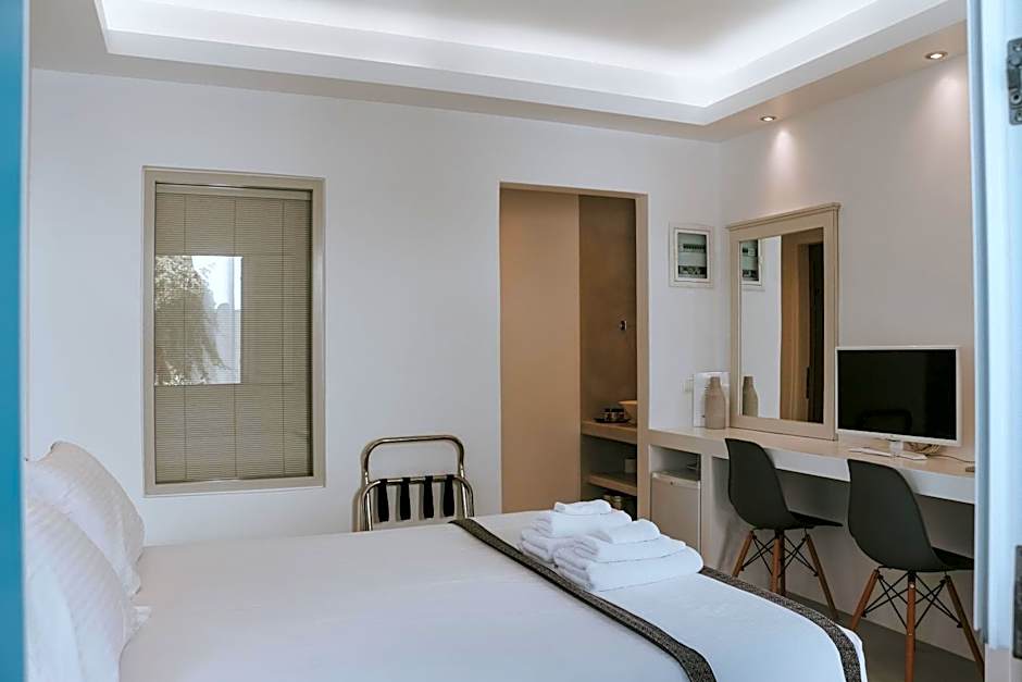 Alexandros Apartments