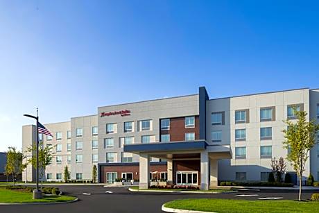 Hampton Inn & Suites by Hilton Long Island Farmingdale