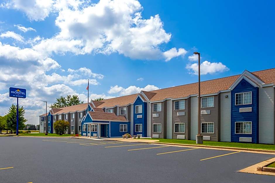 Microtel Inn & Suites by Wyndham Janesville