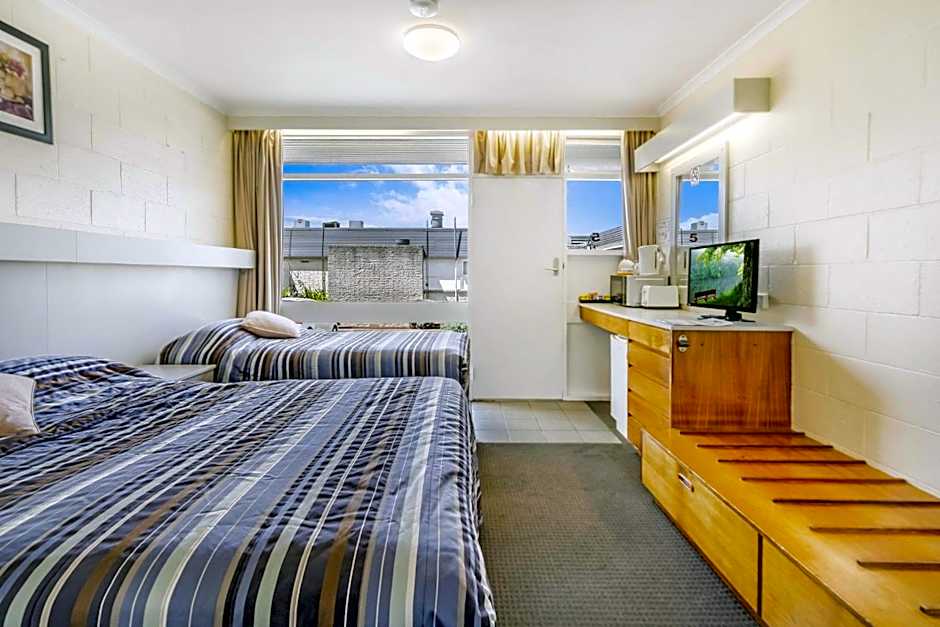 Top of the Town Hotel Motel
