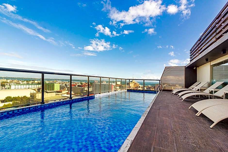 RedDoorz Plus @ Jones Avenue Cebu