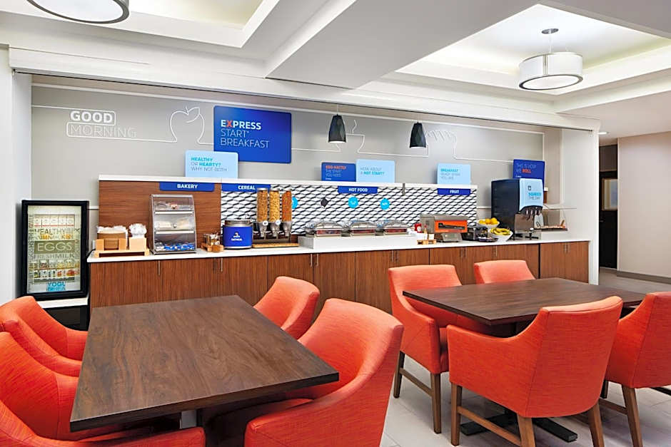 Holiday Inn Express and Suites Wheeling By IHG