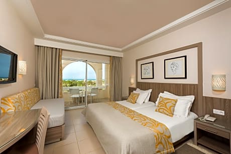 DOUBLE POOL VIEW 2 AD + 1 CHILD