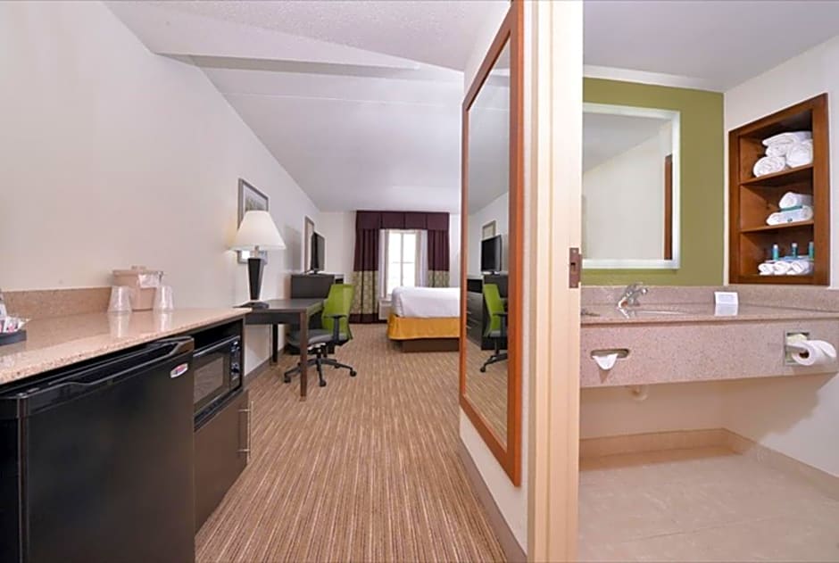 Holiday Inn Express Hotel & Suites Mooresville - Lake Norman, an IHG Hotel