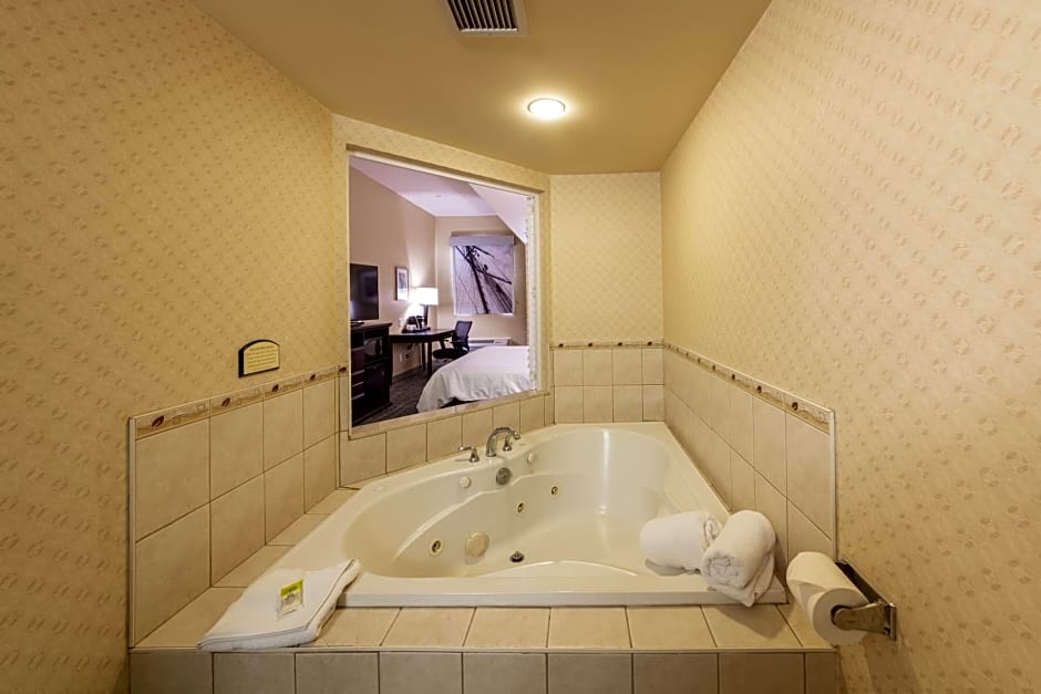 Holiday Inn Express & Suites Riverport Richmond By IHG