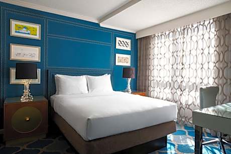 Petite Guest Room