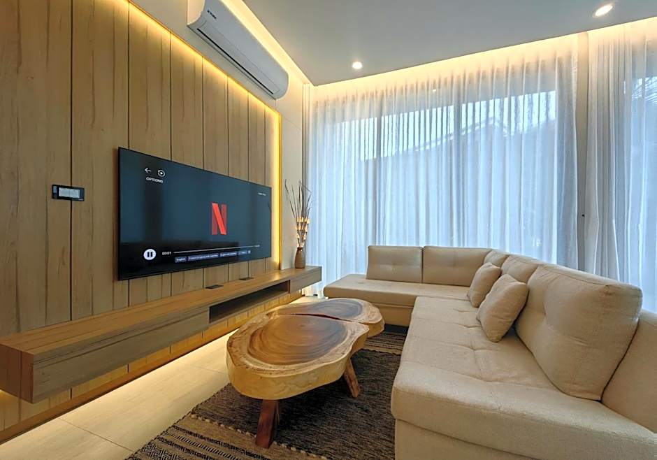 Bangtao Luxury Pool Villa - PrymaVerde