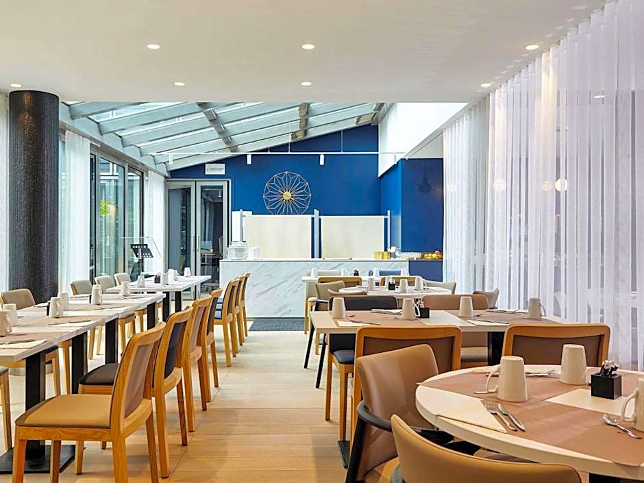Mercure Paris La Défense Grande Arche Hotel