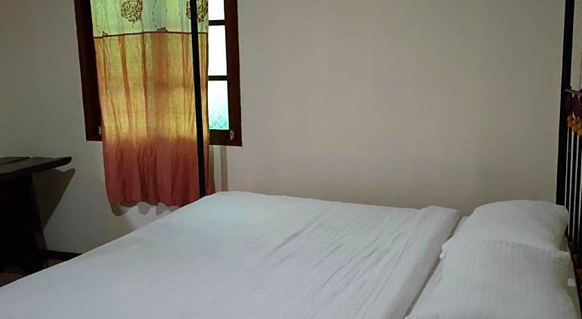 Kuching Waterfront Lodge