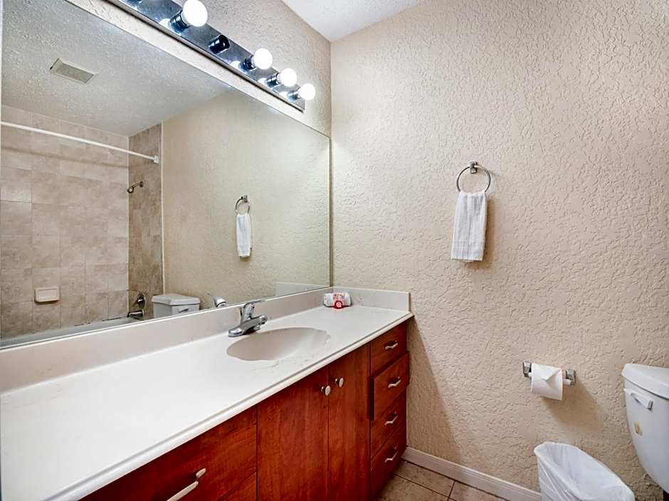 OYO Hotel & Apartments Houston Galleria