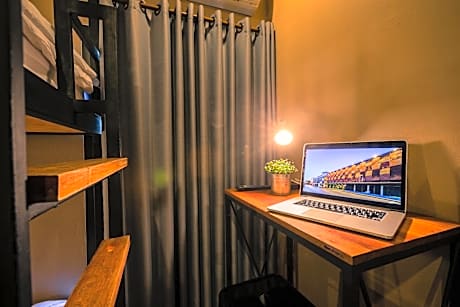 Quadruple Room with Private Bathroom