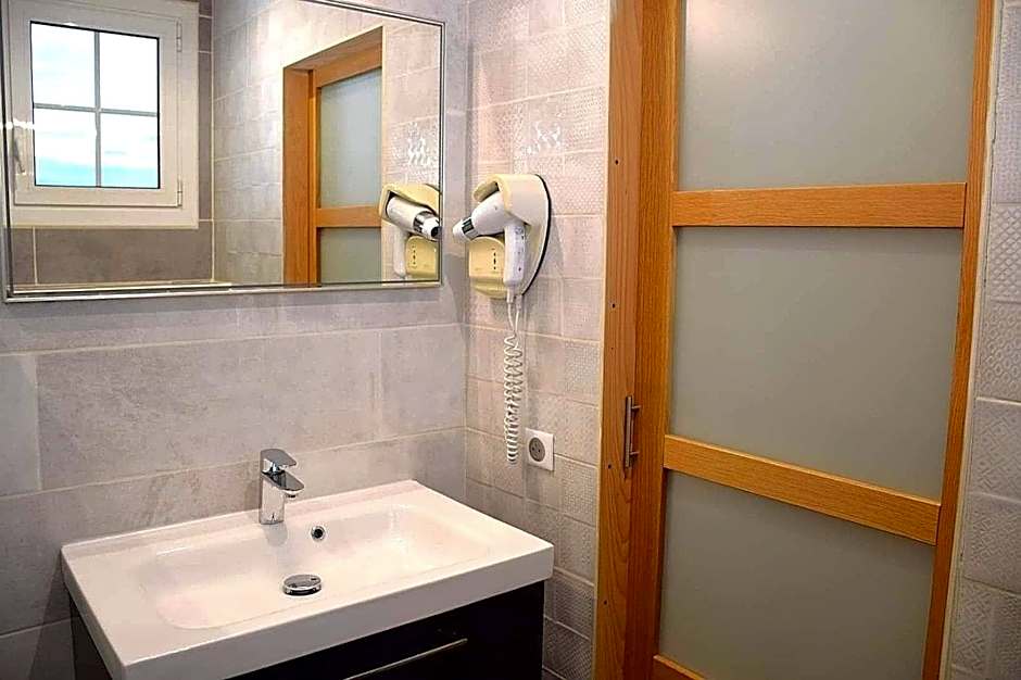 LOGIS HÔTEL RESTAURANT SPA Les BALCONS DE L'ESPERANCE