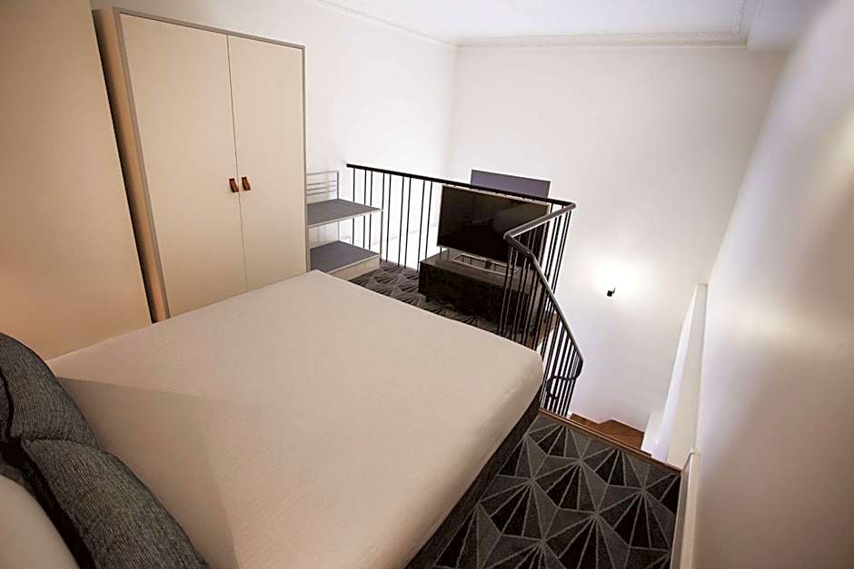 The Savoy Hotel on Little Collins Melbourne