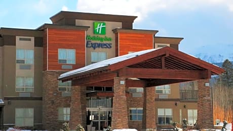 Holiday Inn Express Golden-Kicking Horse By IHG