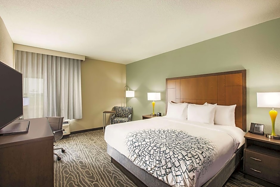 La Quinta Inn & Suites by Wyndham Wichita Northeast