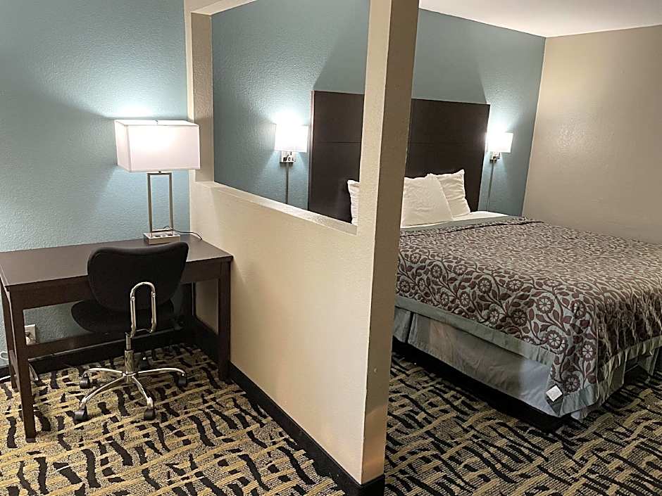 Days Inn & Suites by Wyndham Collierville Germantown Area