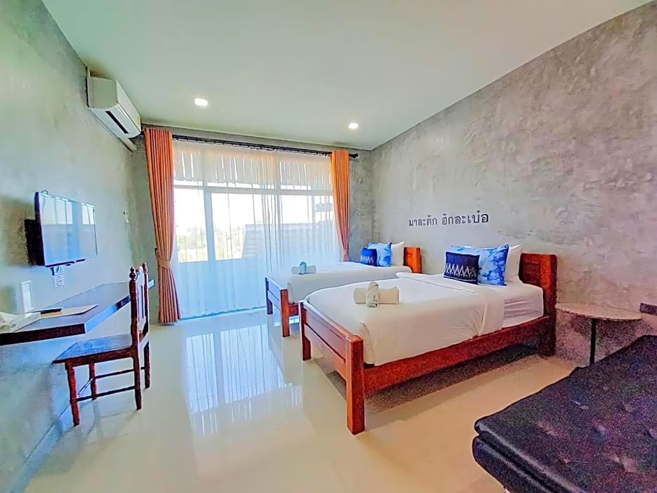 Hug Sakhonnakhon Hotel