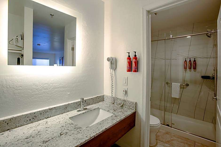 The Hotel Serene Glendale Peoria, Surestay Collection by BW