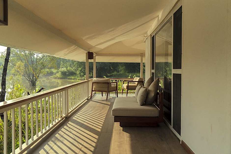 Tree of Life Ramvilas, Bandhavgarh