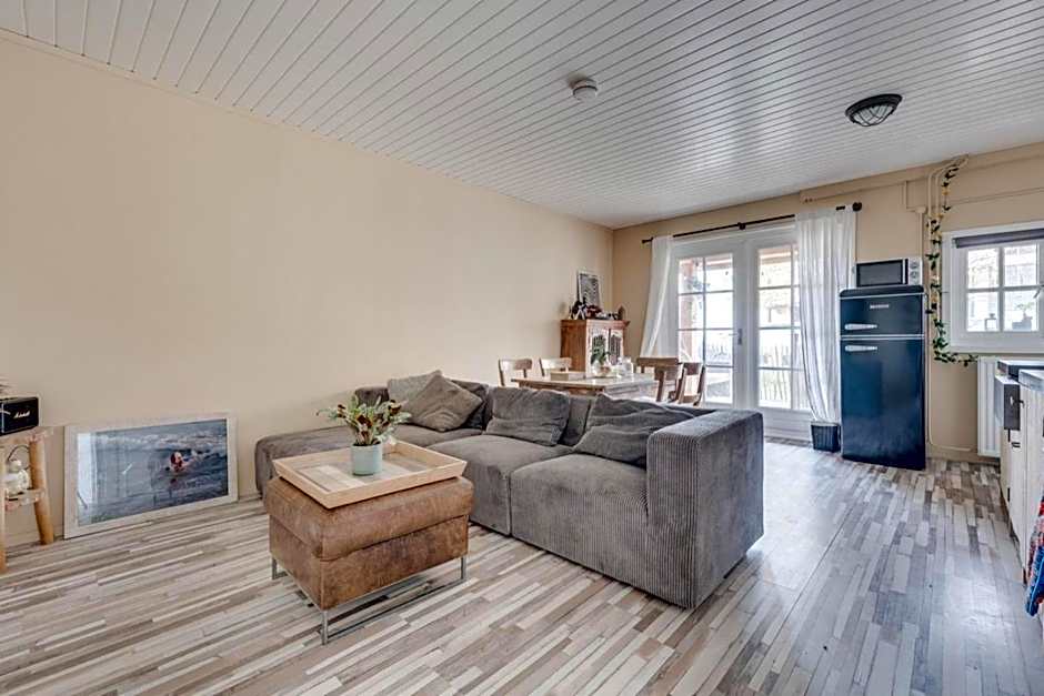 Ride by the Sea Guesthouse