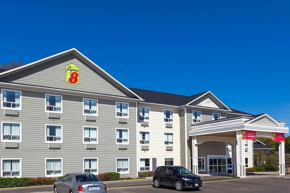 Super 8 by Wyndham Midland