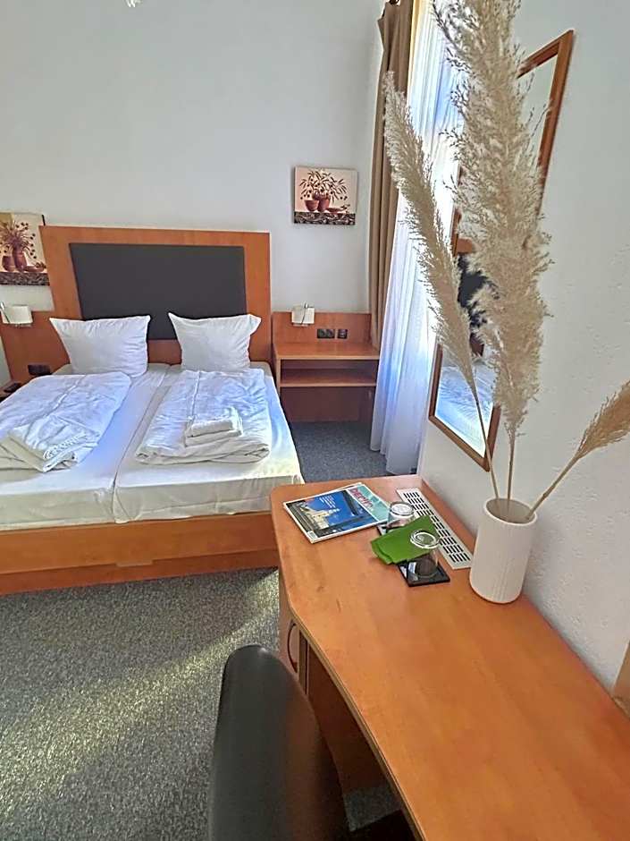 Hotel Adam