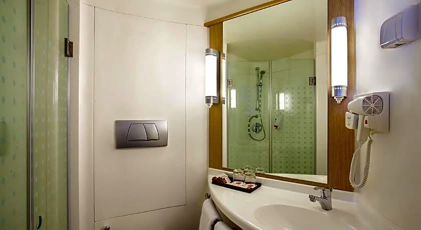 Ibis Manado City Center Boulevard