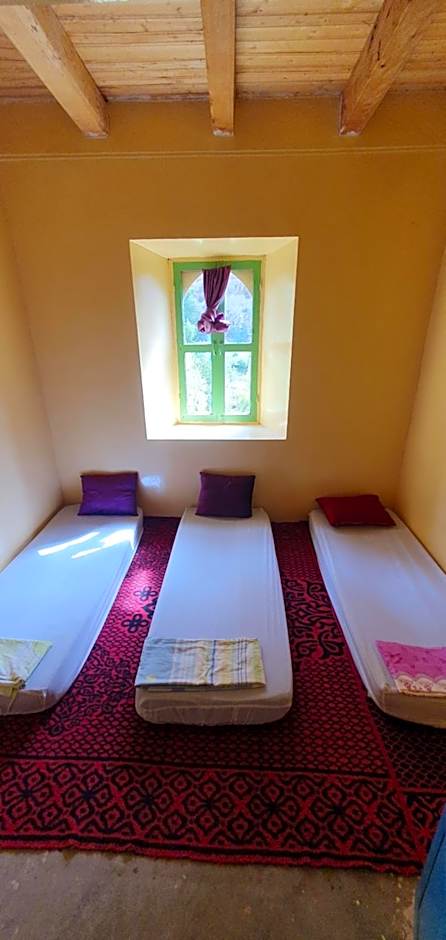 Photo 1 of 6 of Quadruple Room with Private Bathroom