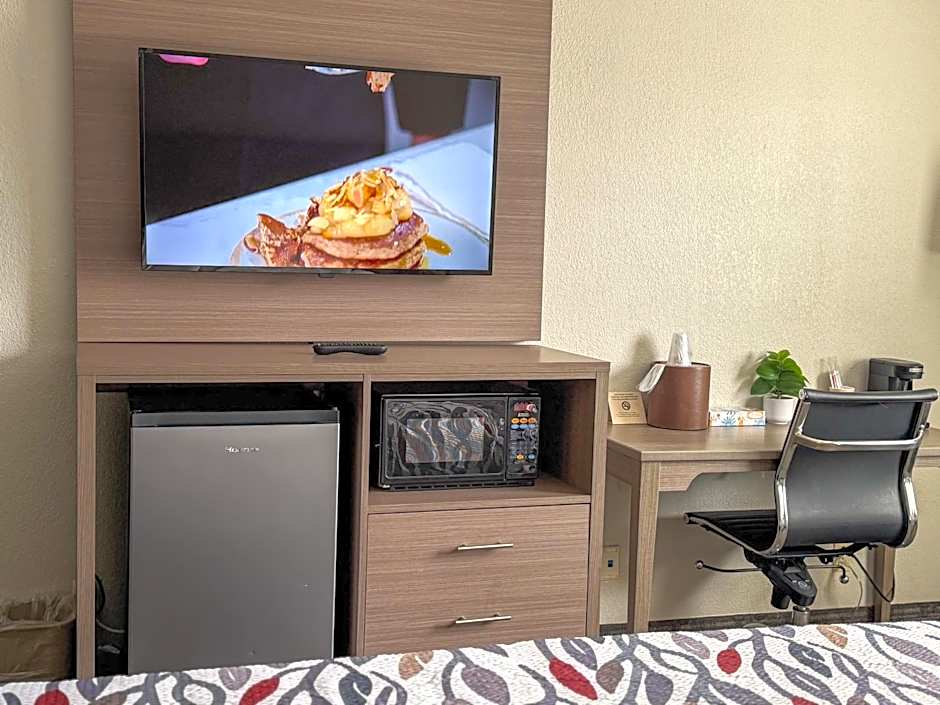 Whalers Inn and Suites