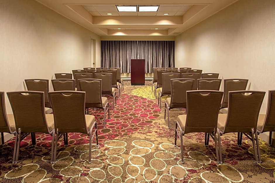 DoubleTree Suites by Hilton Hotel Seattle Airport - Southcenter