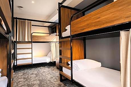 Bed in 6-Bed Dormitory Room with Ensuite - Harbor View